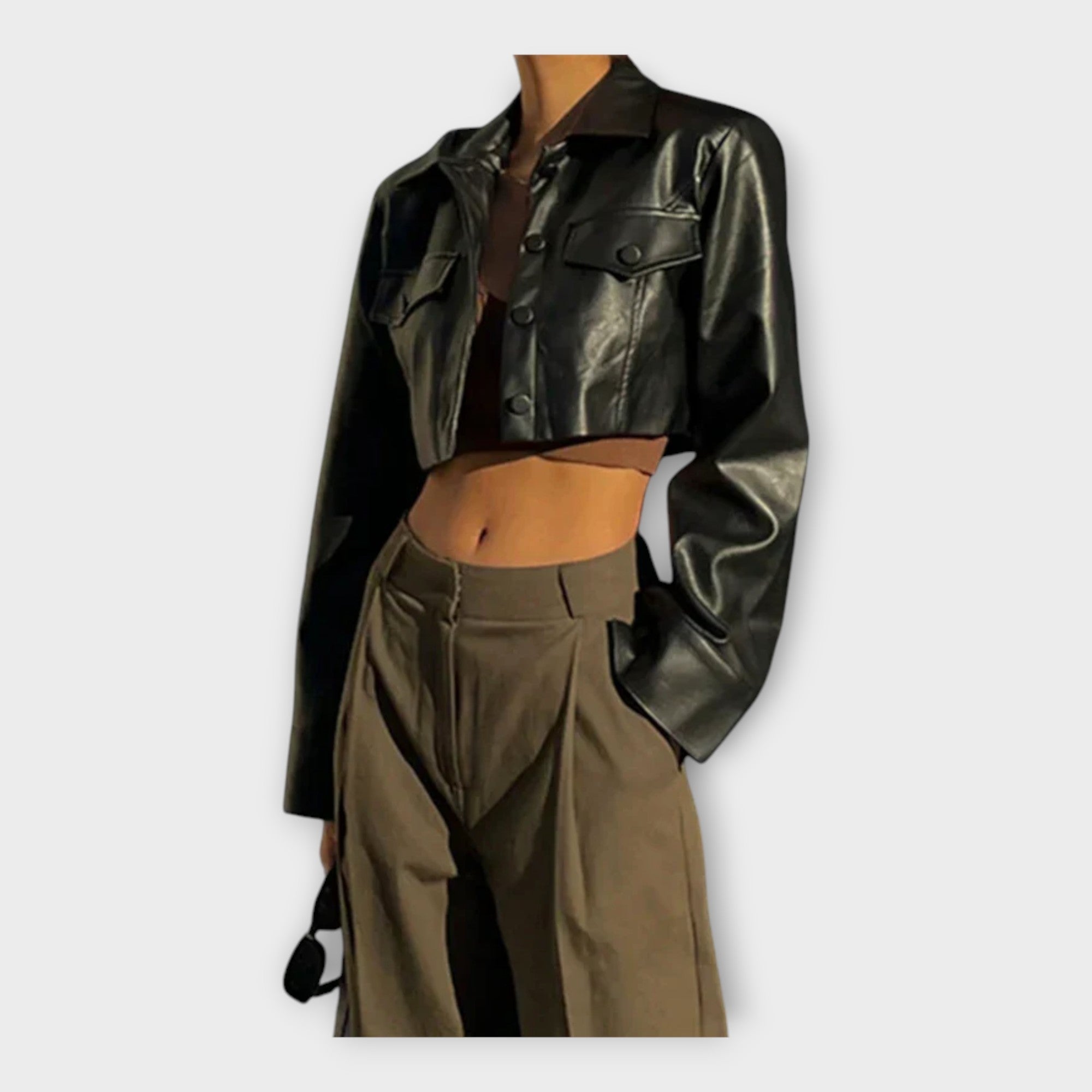 Krátká kožená bunda s kapsami