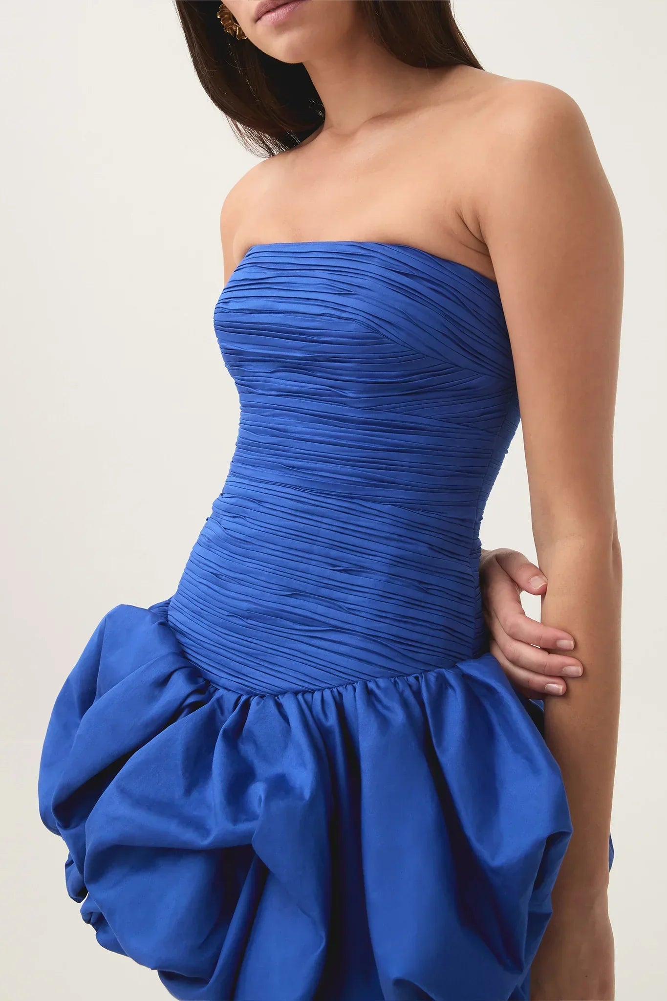 Blue and White Floral Strapless Mini Dress – Elegant Party Outfit