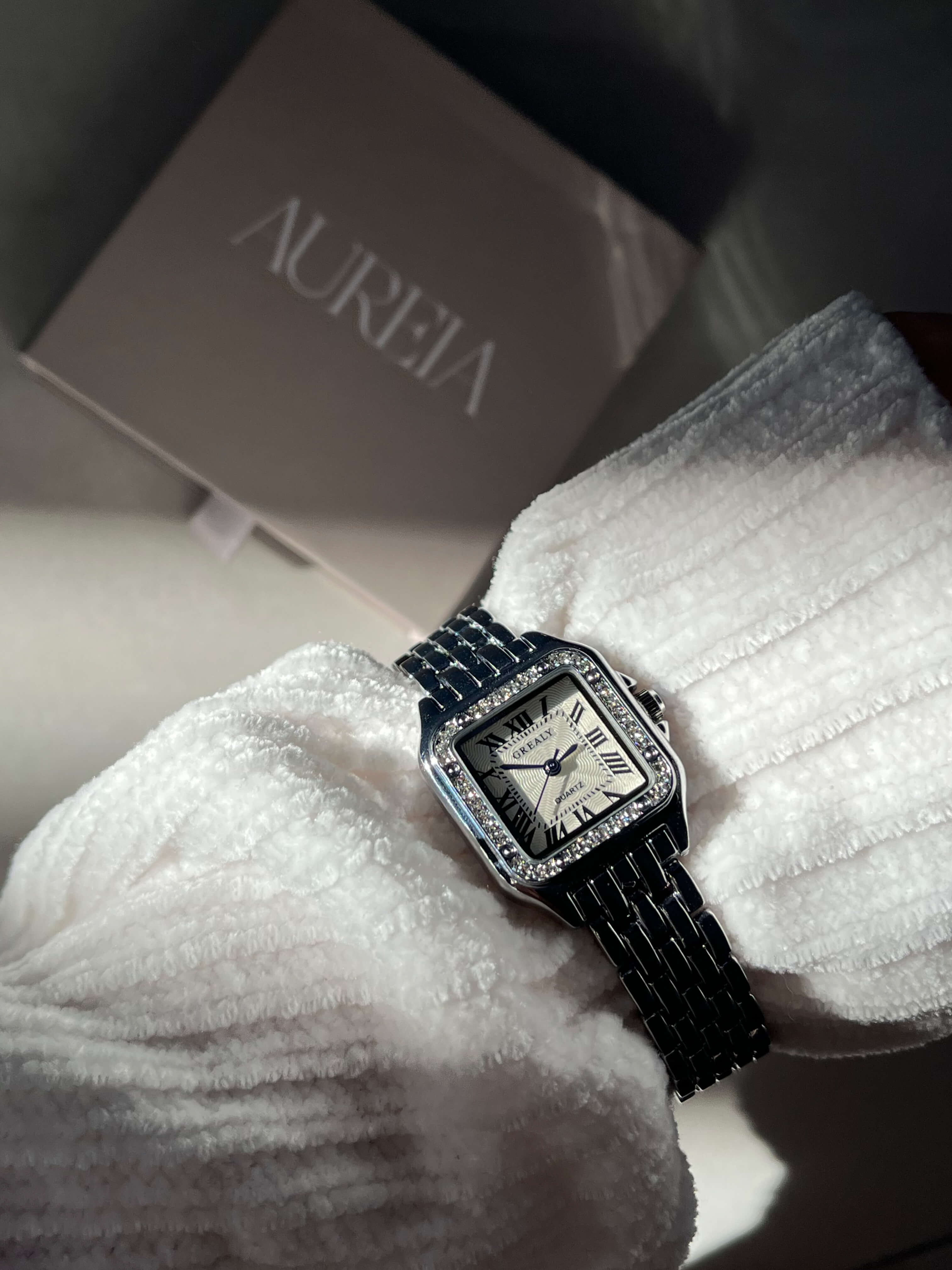 Aureia Vintage Watch – Elegant Women's Quartz Timepiece