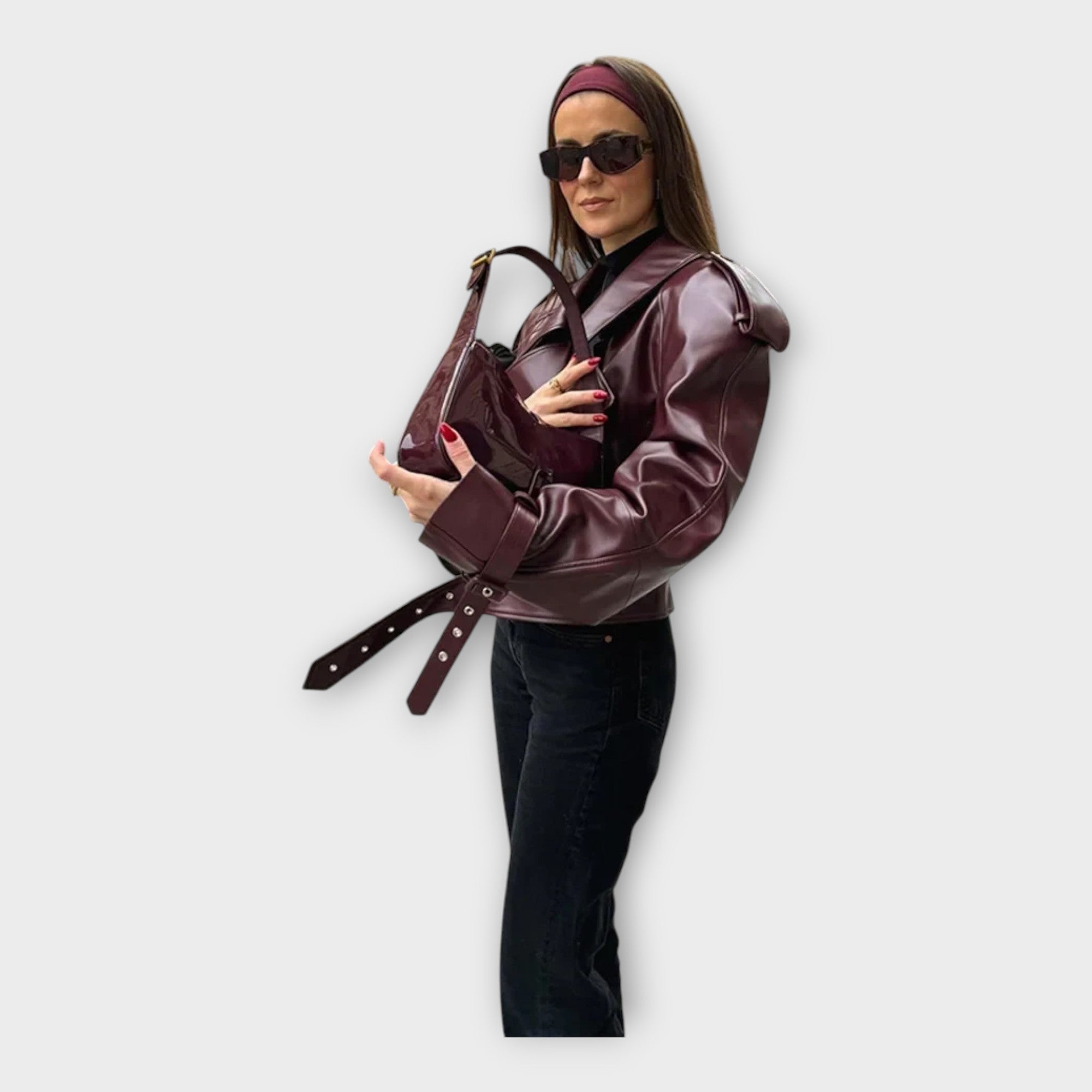 Kožená Bunda s Páskem a Moderním Detaily