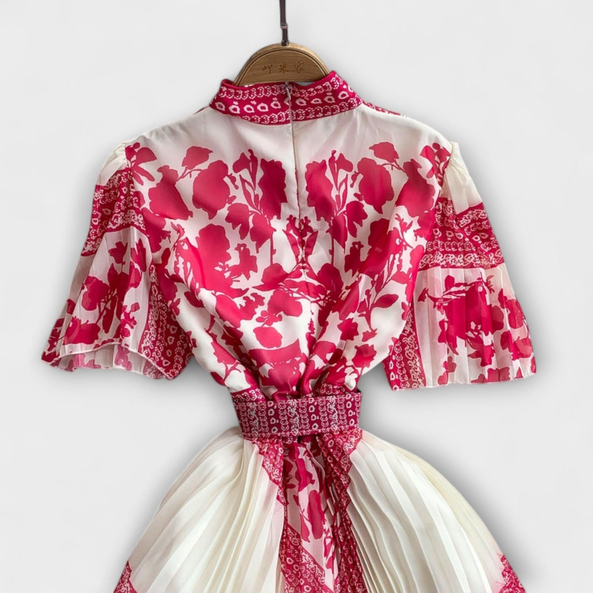 Delilah - Šaty inspirované vintage stylem